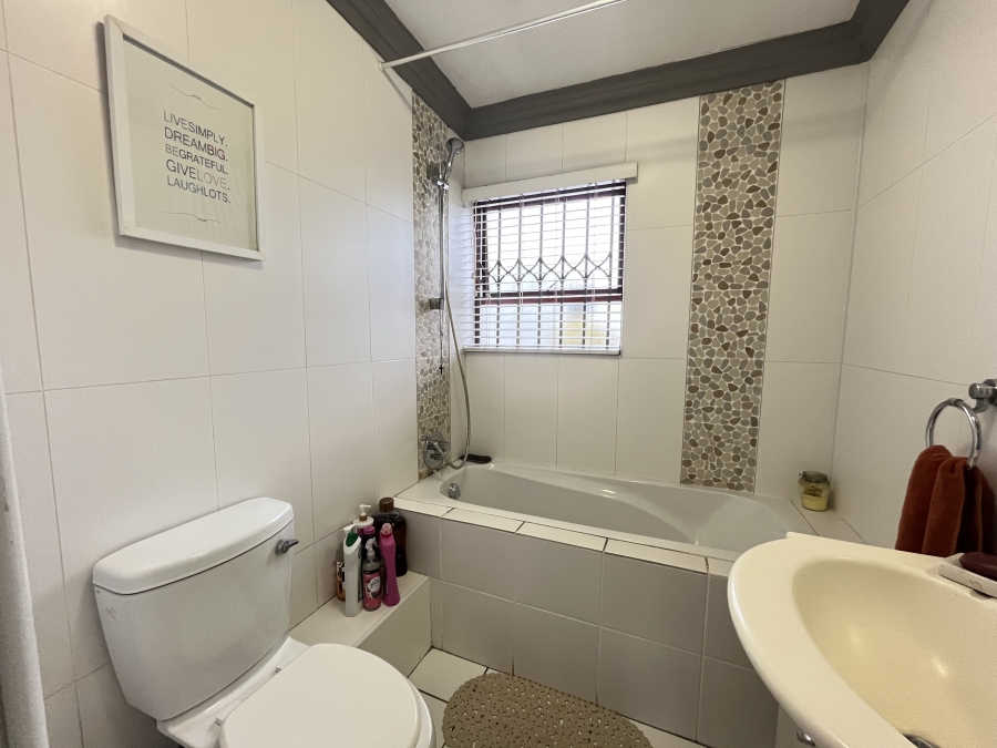 2 Bedroom Property for Sale in Parklands Western Cape